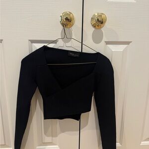 Aritzia Twist Front Long Sleeve